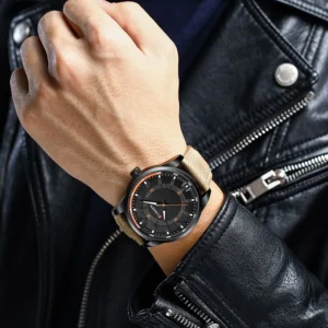 Ρολόϊ Curren 8390 Μπεζ/Μαύρο χρώμα Δερμάτινο λουράκι